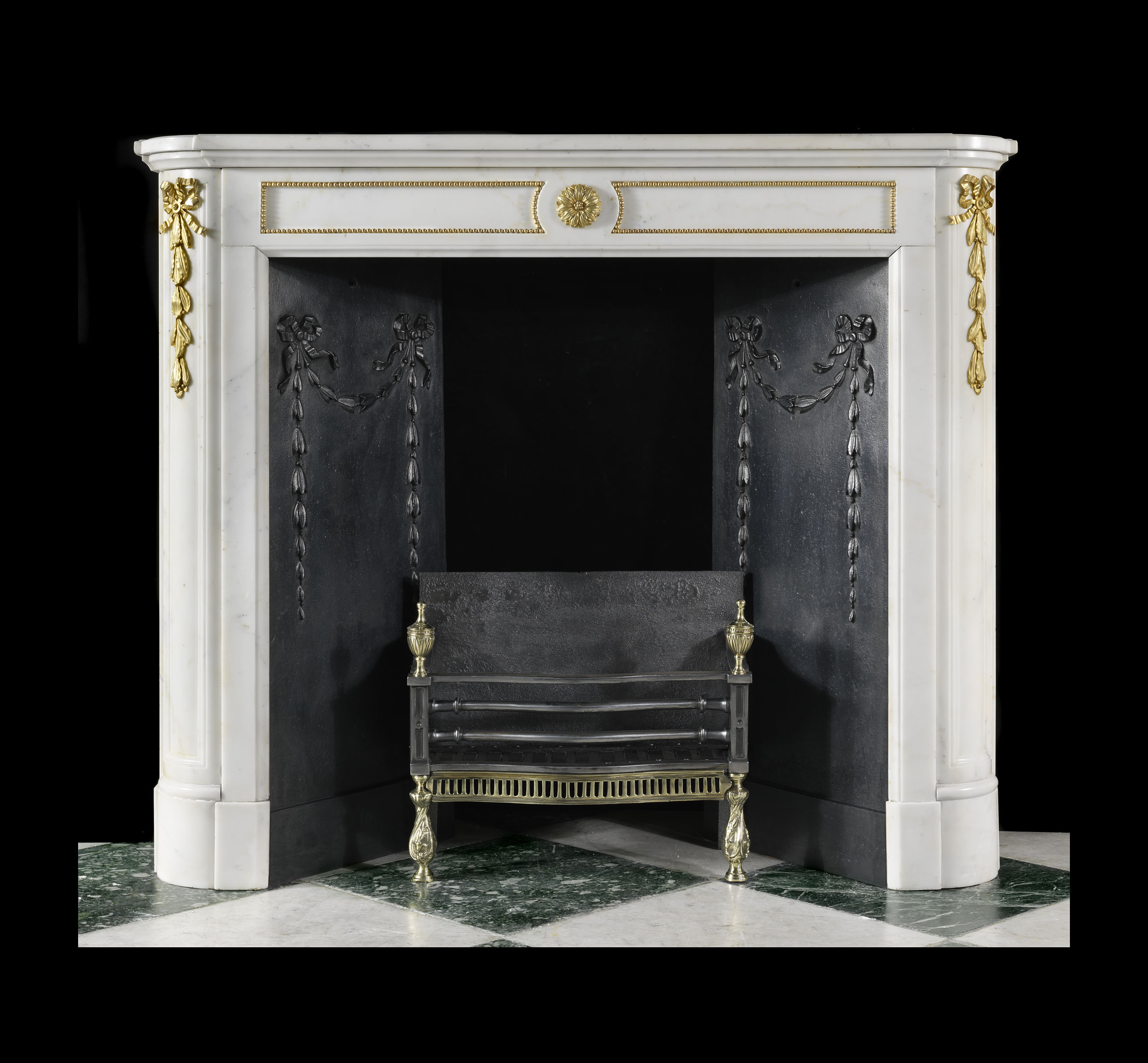 Antique compact Louis XVI French Marble Chimneypiece 
