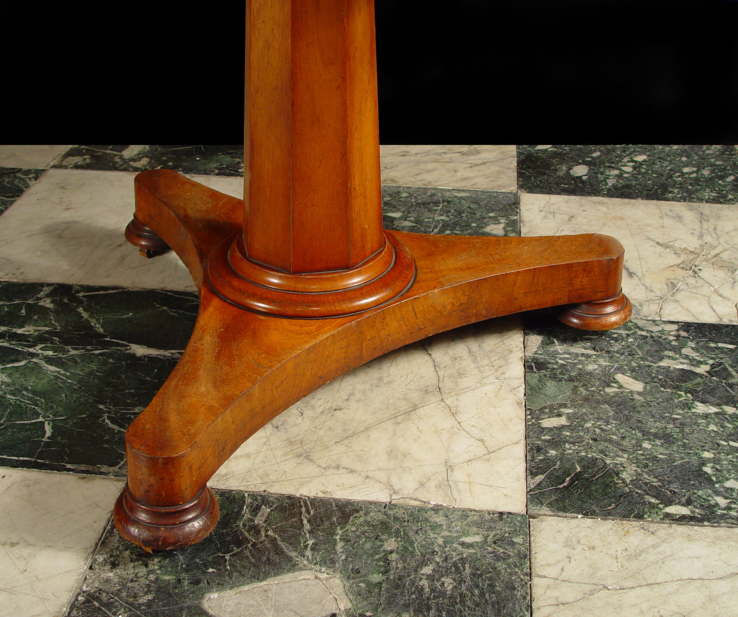 An Early Victorian Oak Tilt Top Table

