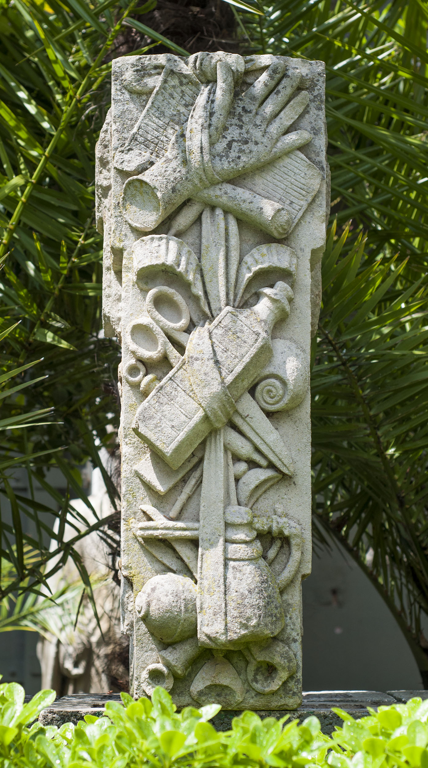 An Edwardian Portland Stone Keystone.

