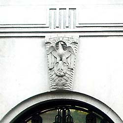 A large keystone symbolising the Fleet River, London 