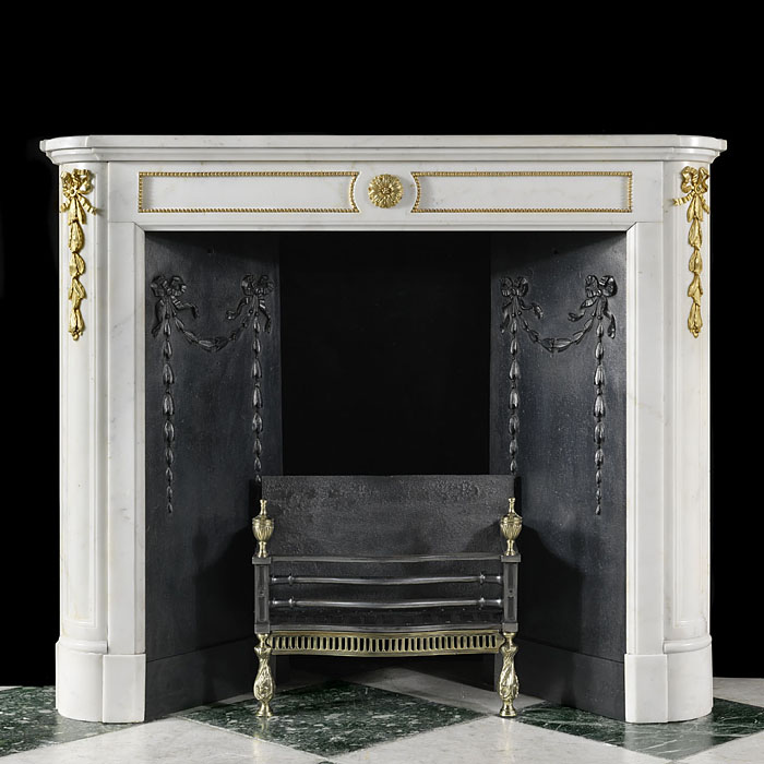 Antique compact Louis XVI French Marble Chimneypiece 
