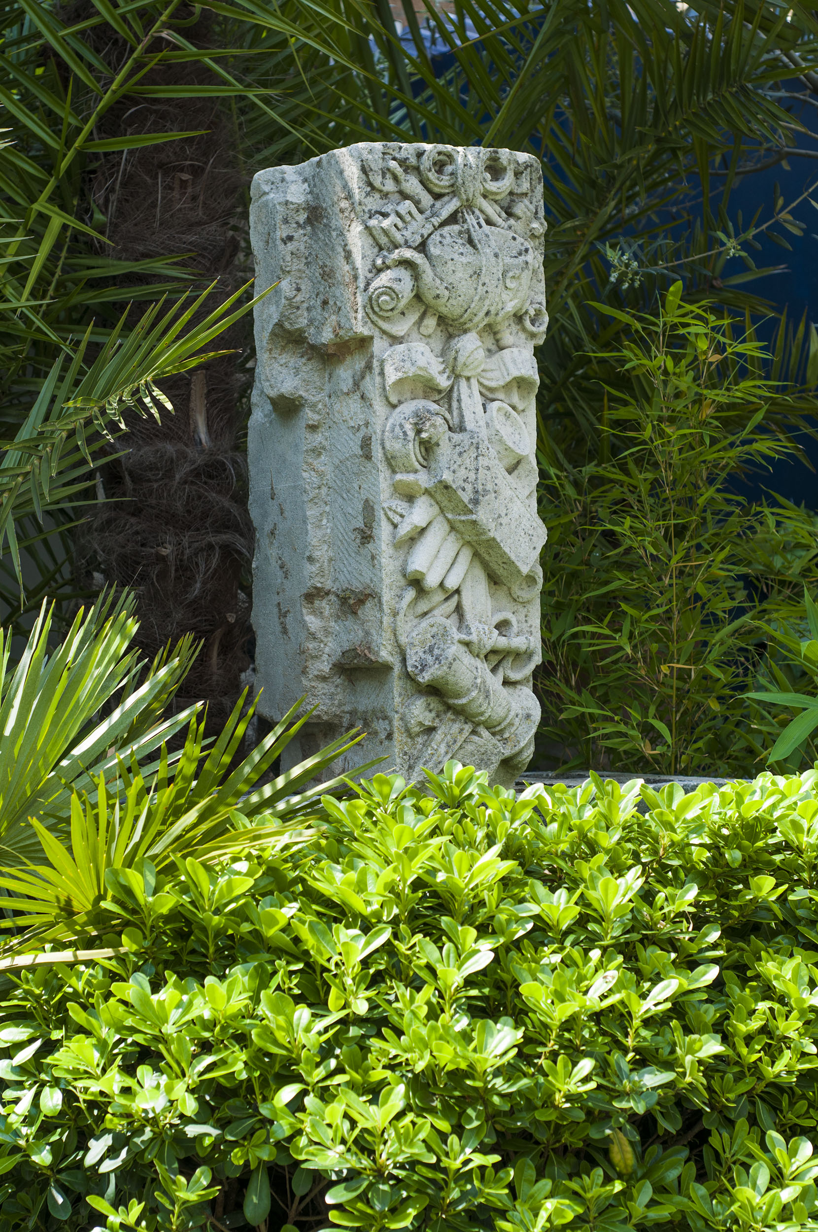 An Edwardian Portland Stone Keystone
