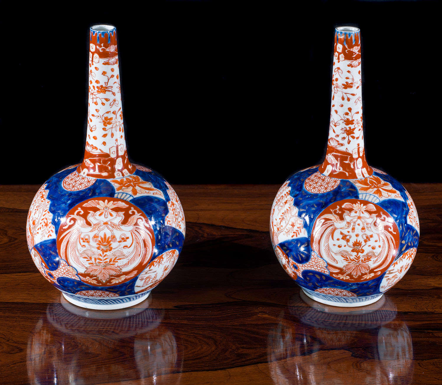 In this blog we explain how to identify antique vases